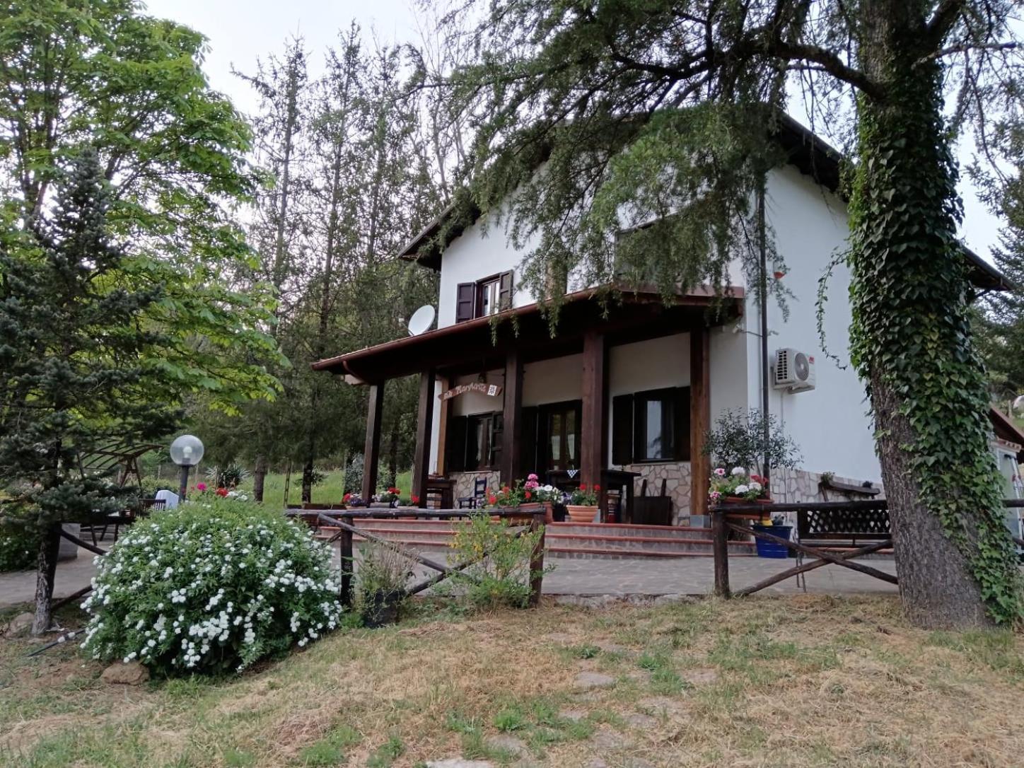 Bed And Breakfast Margherita & Home Restaurant Gerano Buitenkant foto