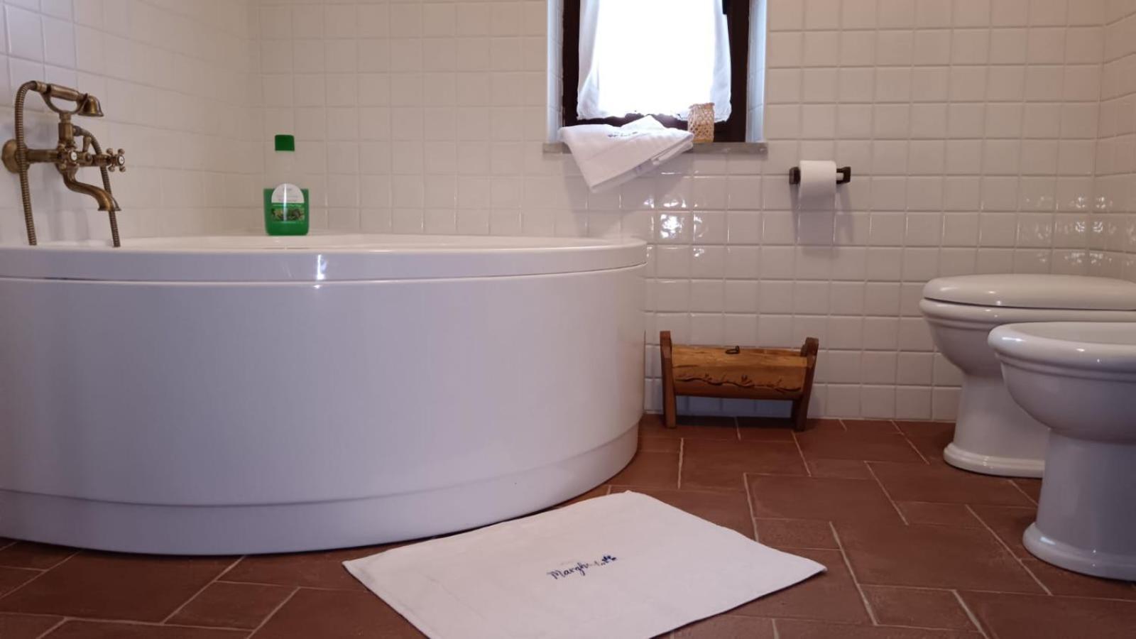 Bed And Breakfast Margherita & Home Restaurant Gerano Buitenkant foto
